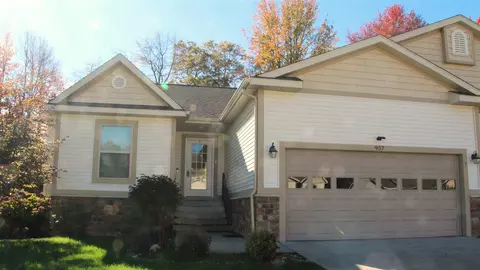 957 N Sandalwood, Norton Shores, MI 49441