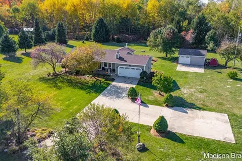 1144 16 Mile, Kent City, MI 49330