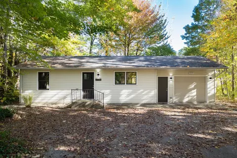 17751 Blue Star, South Haven, MI 49090
