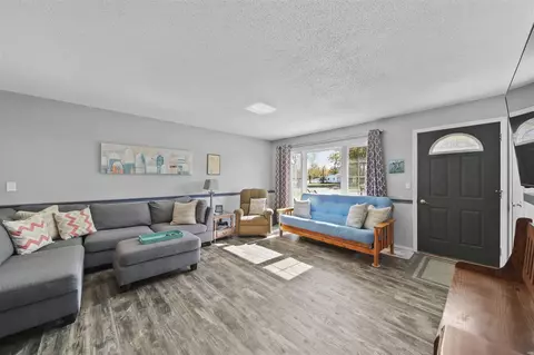 Living - 536 Hickory, Coldwater, MI 49036 photo 2 of 4