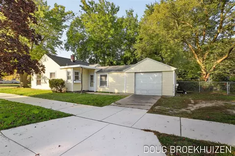 287 W 15th, Holland, MI 49423