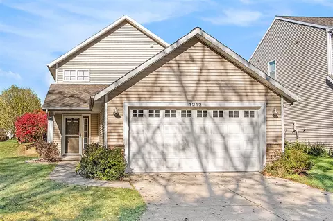 1212 Highland Hl, Lowell, MI 49331