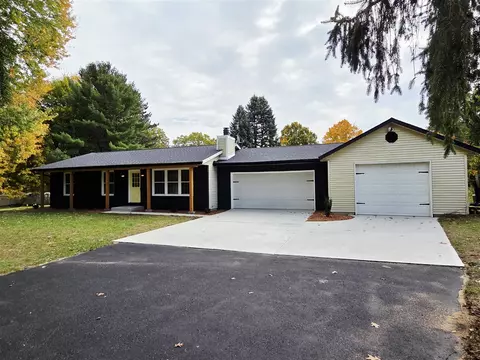 10245 Almena, Kalamazoo, MI 49009