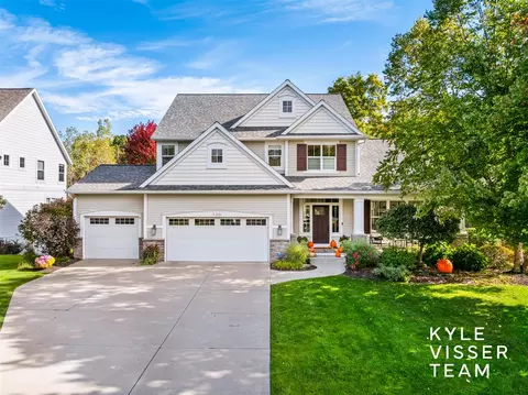 320 Sycamore Way, Grand Rapids, MI 49546