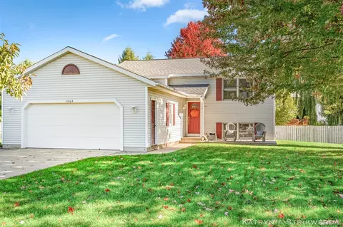 11464 Hunters Mdw, Allendale, MI 49401