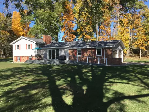 1246 Vincent Lk, Tekonsha, MI 49092