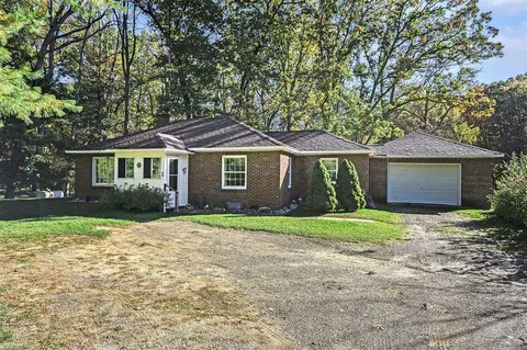 51 1st, Plainwell, MI 49080