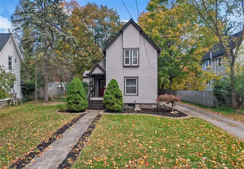 639 S Main, Chelsea, MI 48118