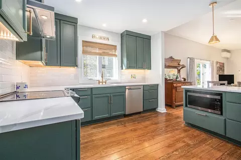 Kitchen - 114 Sycamore, Three Oaks, MI 49128 photo 2 of 4