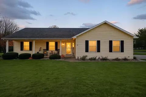 2848 Lone Pne, Charlotte, MI 48813