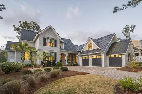 633 N N Ctr, Northville, MI 48167