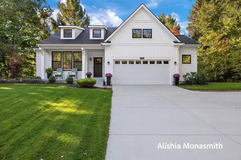 17100 Lincoln, Grand Haven, MI 49417