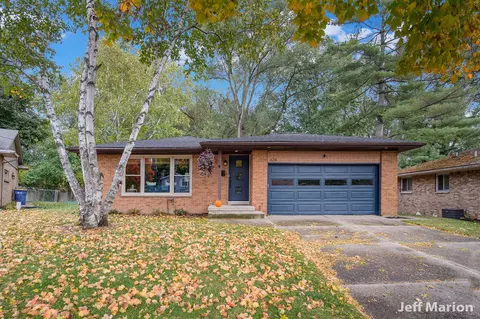 624 Simpson, Grand Rapids, MI 49504