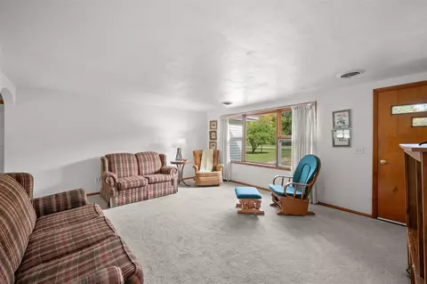 Living - 210 Beeson, Niles, MI 49120 photo 3 of 5