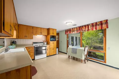 Kitchen - 210 Beeson, Niles, MI 49120 photo 4 of 5