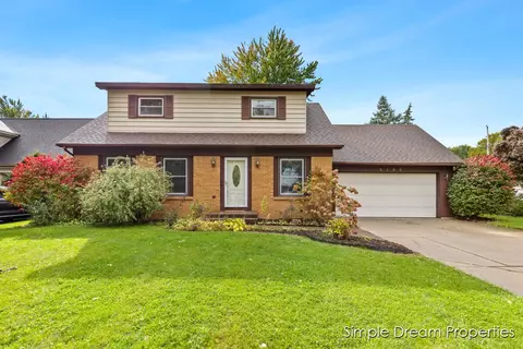 5709 Pineknoll, Kentwood, MI 49508