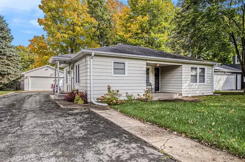 8125 Lake Wood, Portage, MI 49002