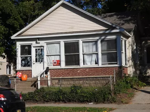 823 W Fulton, Grand Rapids, MI 49504