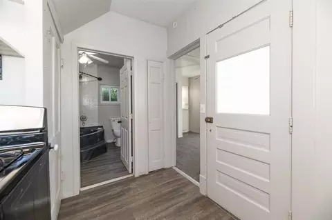 Entry Way - 138 E Read, Marcellus, MI 49067 photo 1 of 6
