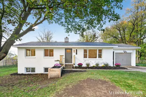 6905 Maple, Jenison, MI 49428