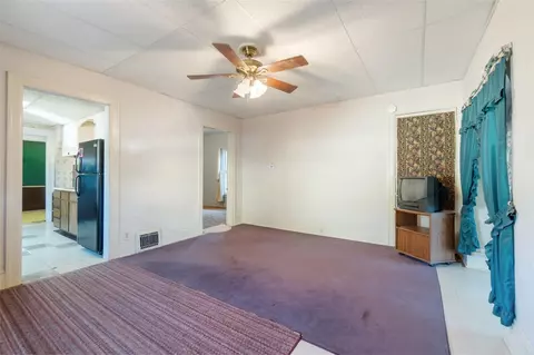 Living - 1217 First, Jackson, MI 49203 photo 5 of 6