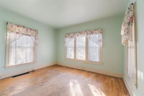 Bedroom - 1217 First, Jackson, MI 49203 photo 3 of 7