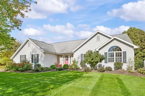 4747 Woodside, Buchanan, MI 49107