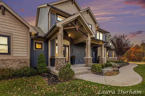 408 Park, Douglas, MI 49406