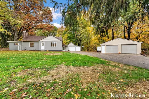 2279 Lake Michigan, Grand Rapids, MI 49534