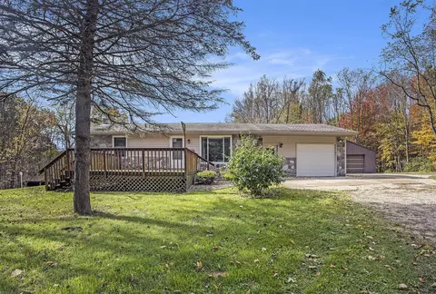 6371 Wood School, Freeport, MI 49325