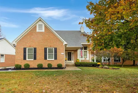 1166 Sugar Crk, Rochester Hills, MI 48307
