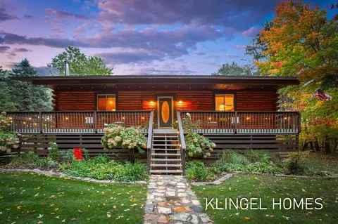 11078 Walnut, Nunica, MI 49448