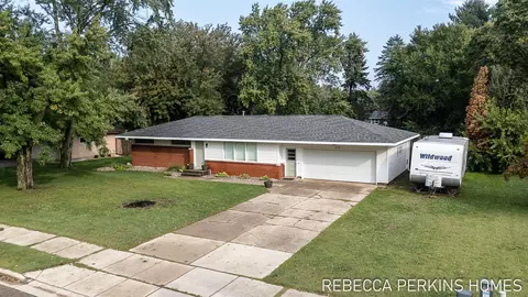 579 W Huizenga, Zeeland, MI 49464