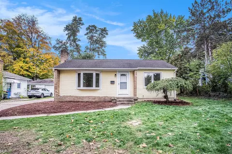 1050 Three Mile, Grand Rapids, MI 49505
