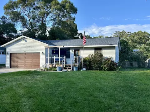 2242 Warren, Norton Shores, MI 49441