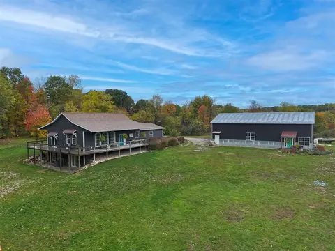 85131 68th, Watervliet, MI 49098