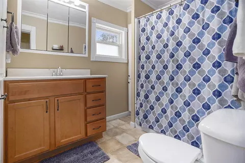 Bath - 311 S Marshall, Marshall, MI 49068 photo 1 of 1