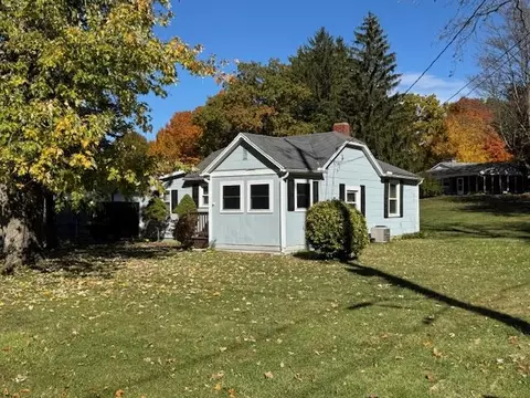 417 Clinton, Jonesville, MI 49250