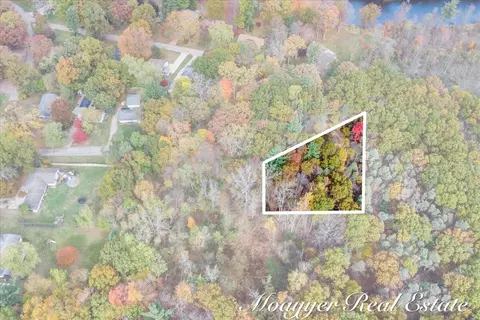 632 Edgewood, Belding, MI 48809 photo 3
