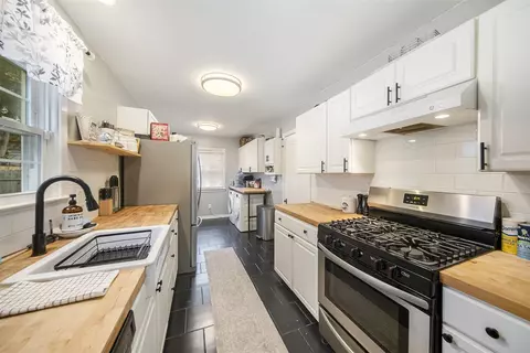 Kitchen - 1214 Hamlin, Jackson, MI 49202 photo 2 of 2