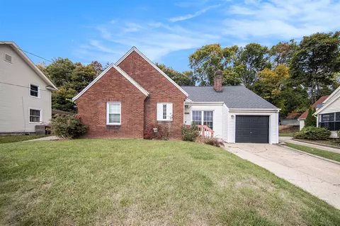 1214 Hamlin, Jackson, MI 49202