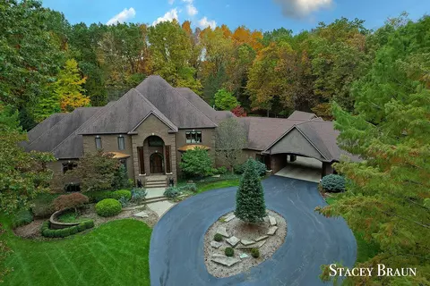7750 Silverthorn, Ada, MI 49301
