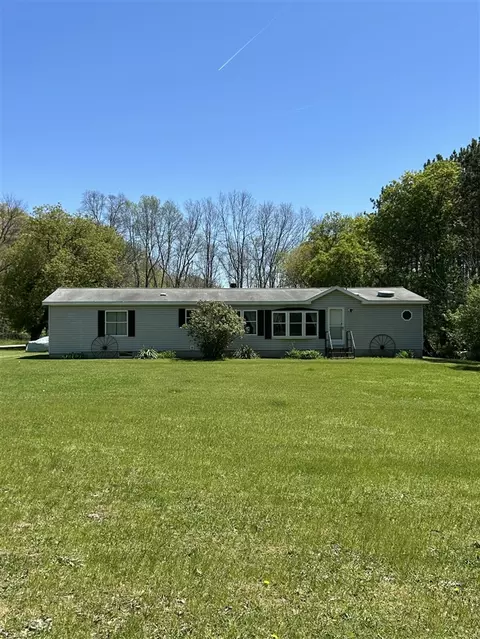 2240 Whites Brg, Belding, MI 48809