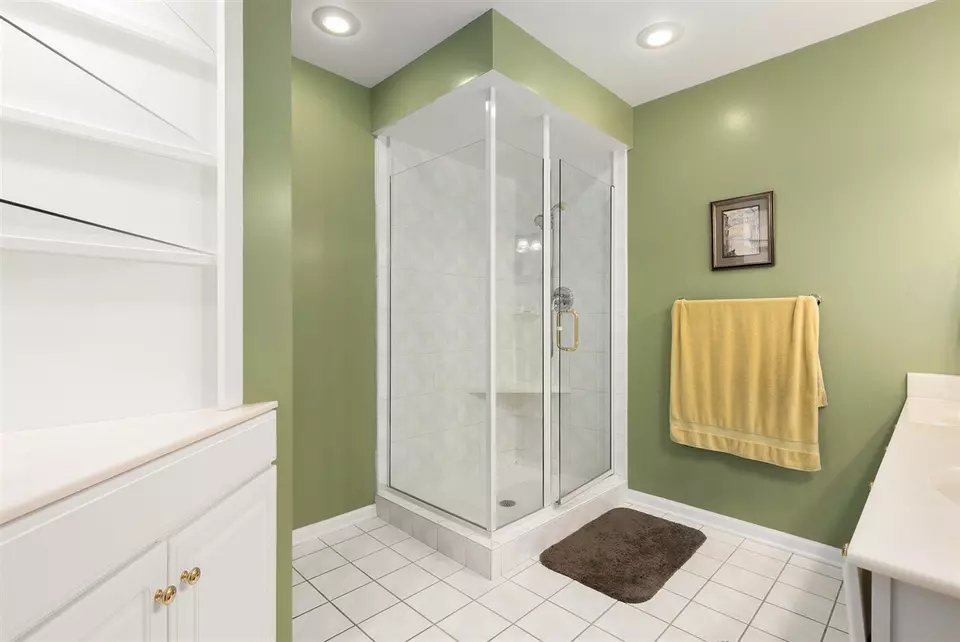 Bath - 5954 Gleneagle, Hudsonville, MI 49426 photo 1 of 3