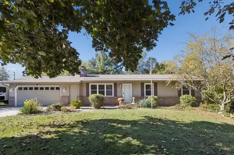 8241 Courtland, Rockford, MI 49341
