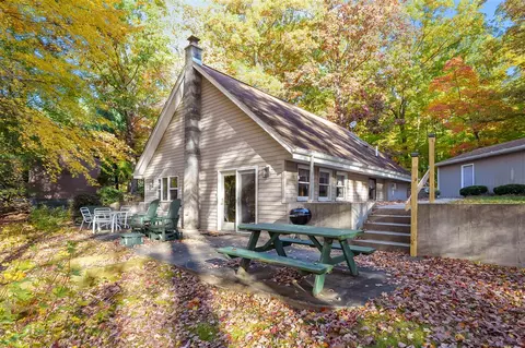 11613 Canterbury, Plainwell, MI 49080