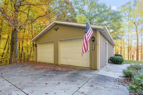 11613 Canterbury, Plainwell, MI 49080 photo 25