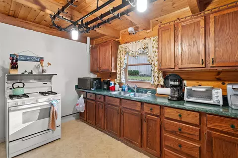 11613 Canterbury, Plainwell, MI 49080 photo 11