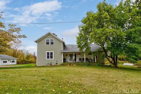 1676 68th, Fennville, MI 49408