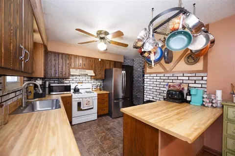 Kitchen - 1518 Southwick, Tecumseh, MI 49286 photo 1 of 3